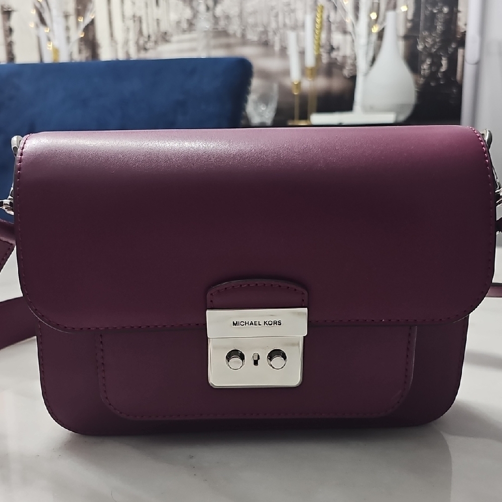 Michael Kors Purple Crossbody Bag with Flap Closure, Brand new never been used